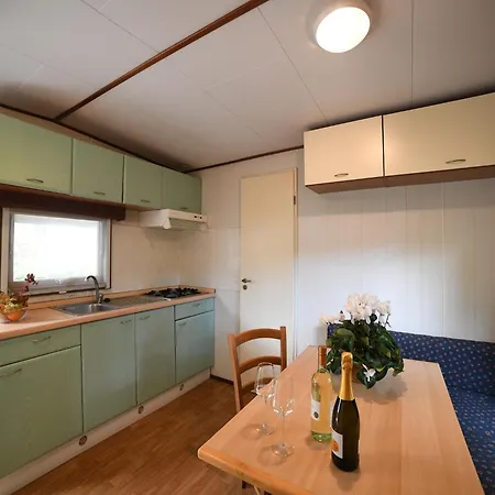 Mobile In Ferienresidenz Mit Pool Holiday home